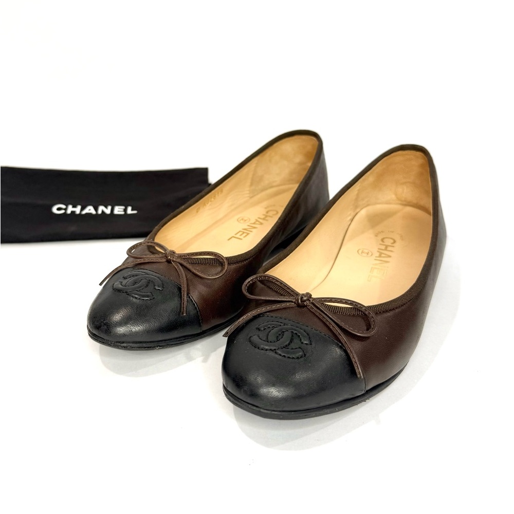 ✨SOLD✨ Chanel Brown and Black Leather Ballet Flats - Picture 2 of 12